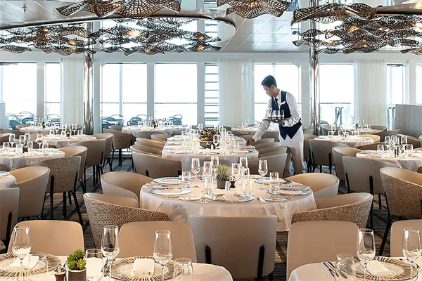 Гастрономический ресторан Le Nautilus - палуба 4