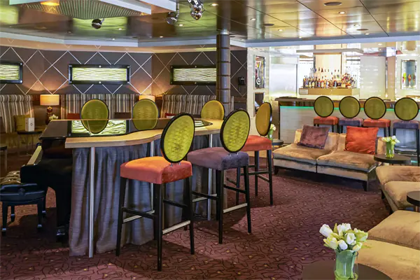 Бар и лаунж Martini Piano